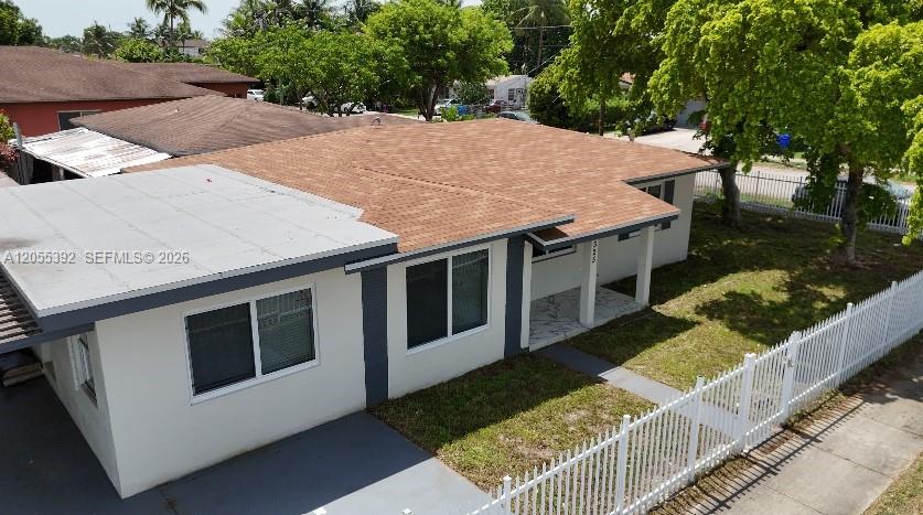 See details 5325 3 / 2 1230 sq. ft. $ 2026-07-17 0 Photo