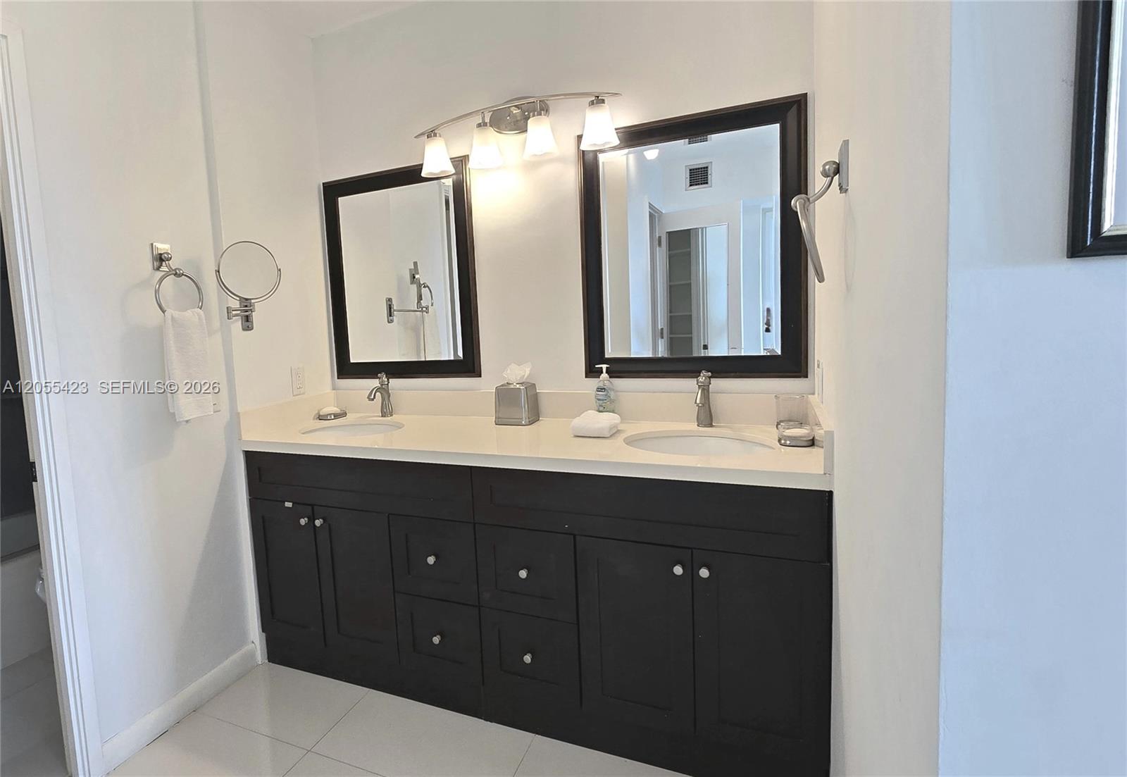 Photo of 3731 Country Club Dr  #1825, Aventura, Florida, 33180 - 