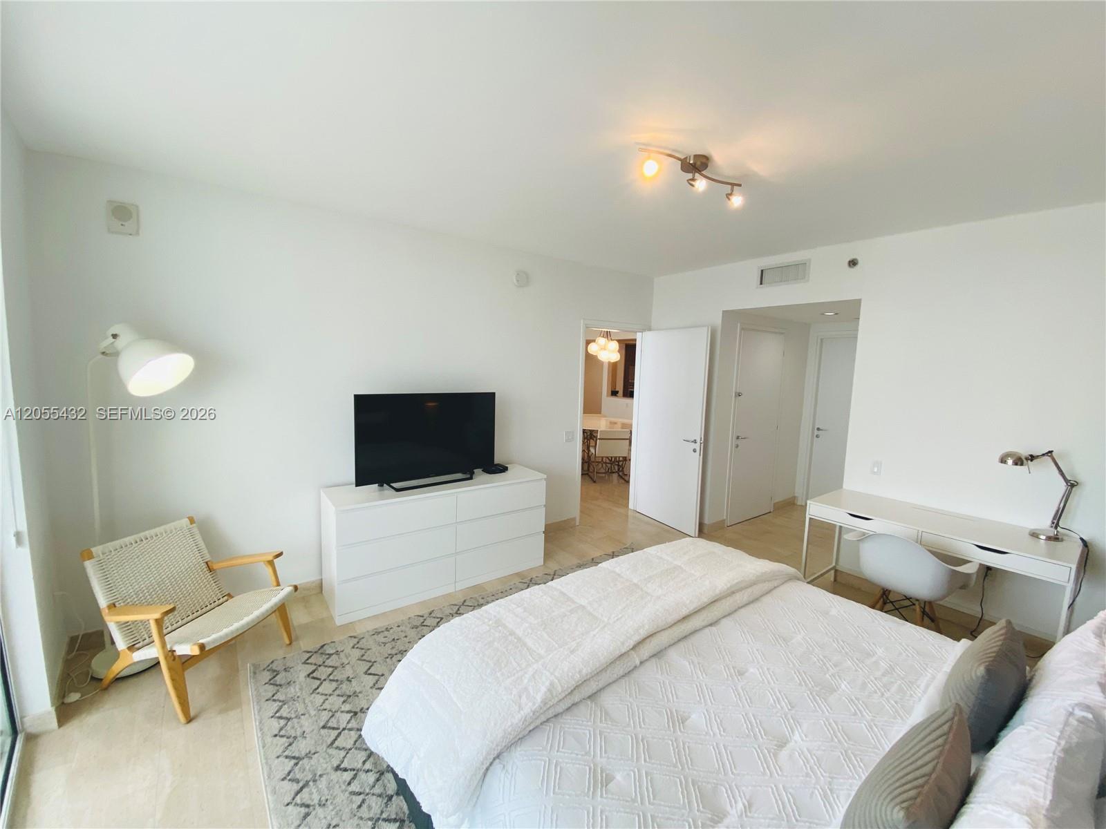 Photo of 450 Alton Rd #1406, Miami Beach, Florida, 33139 -