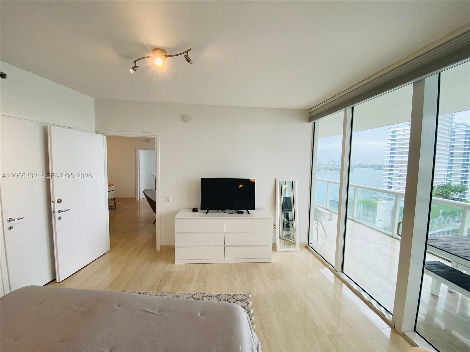 Photo of 450 Alton Rd #1406, Miami Beach, Florida, 33139 -