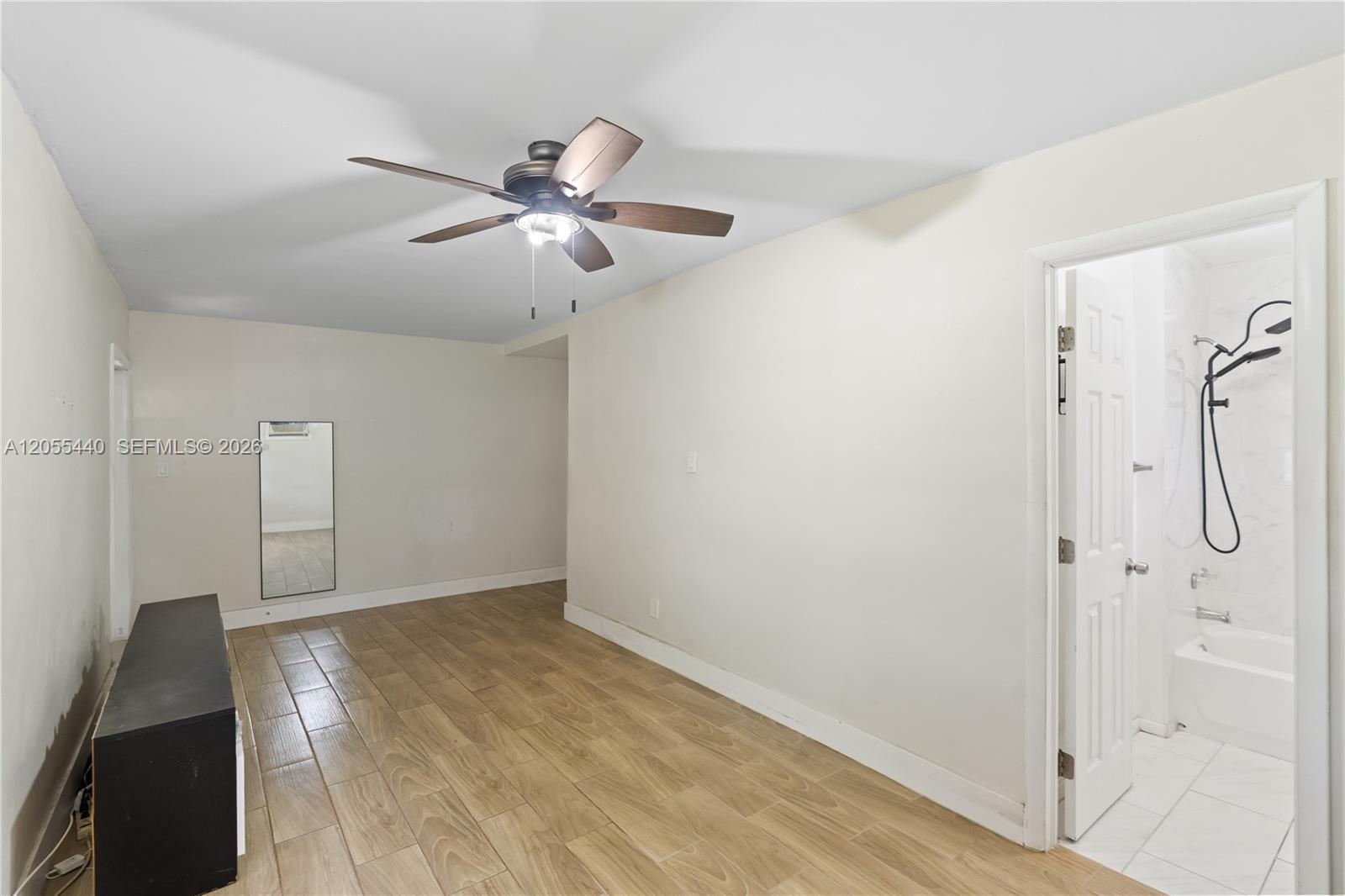 See details 6109 3 / 1 1016 sq. ft. $ 2026-10-06 0 Photo