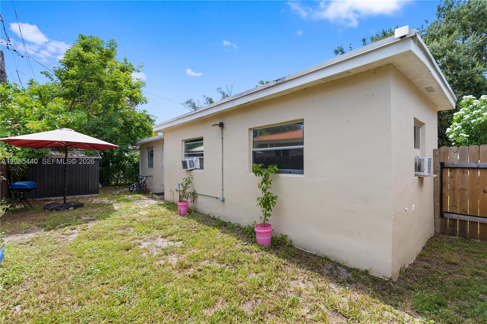 See details 6109 3 / 1 1016 sq. ft. $ 2026-10-06 0 Photo