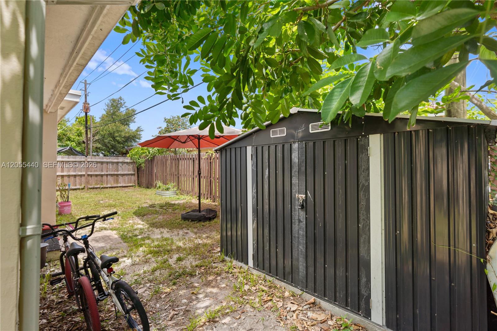 See details 6109 3 / 1 1016 sq. ft. $ 2026-10-06 0 Photo