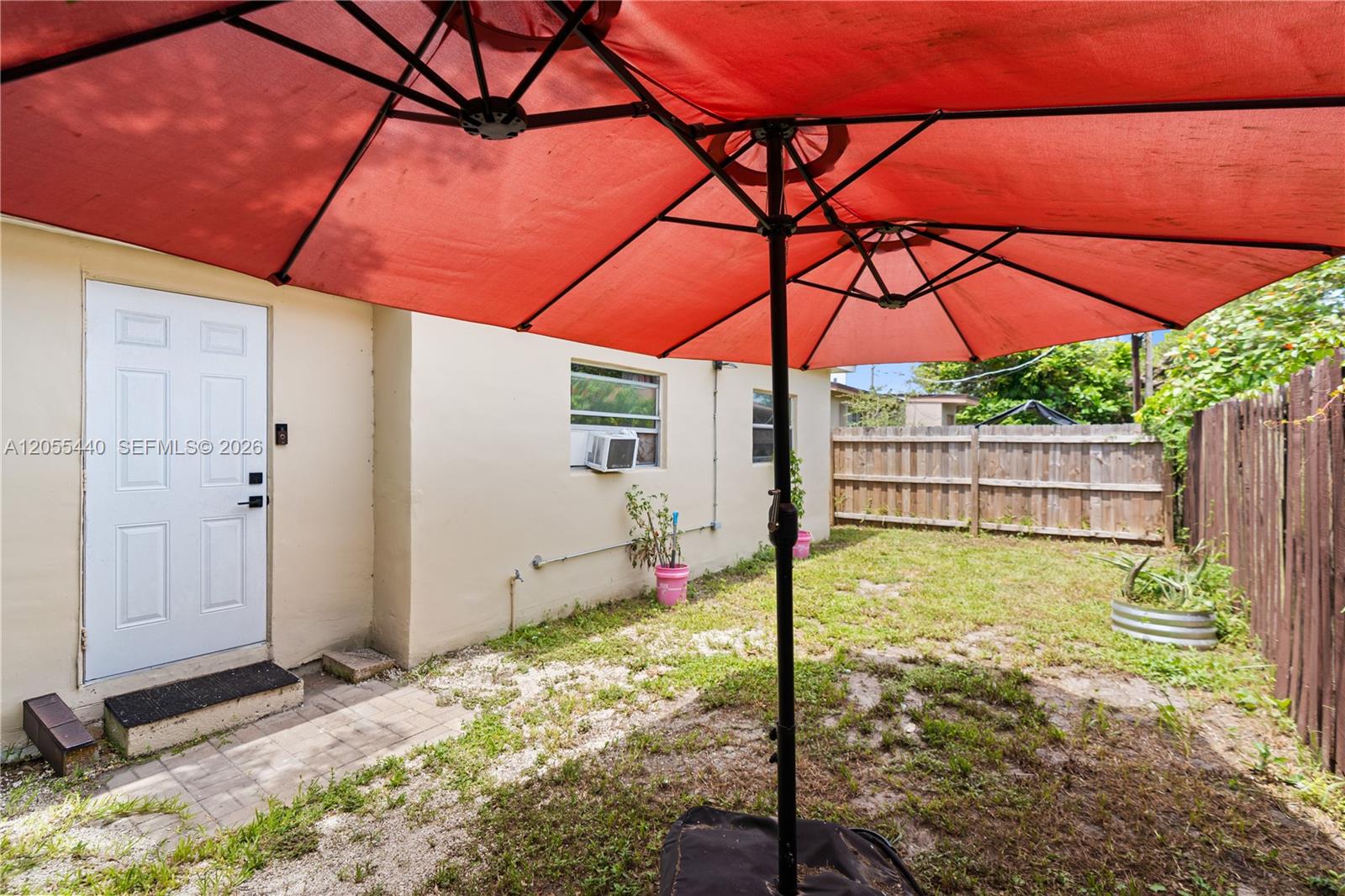 See details 6109 3 / 1 1016 sq. ft. $ 2026-10-06 0 Photo
