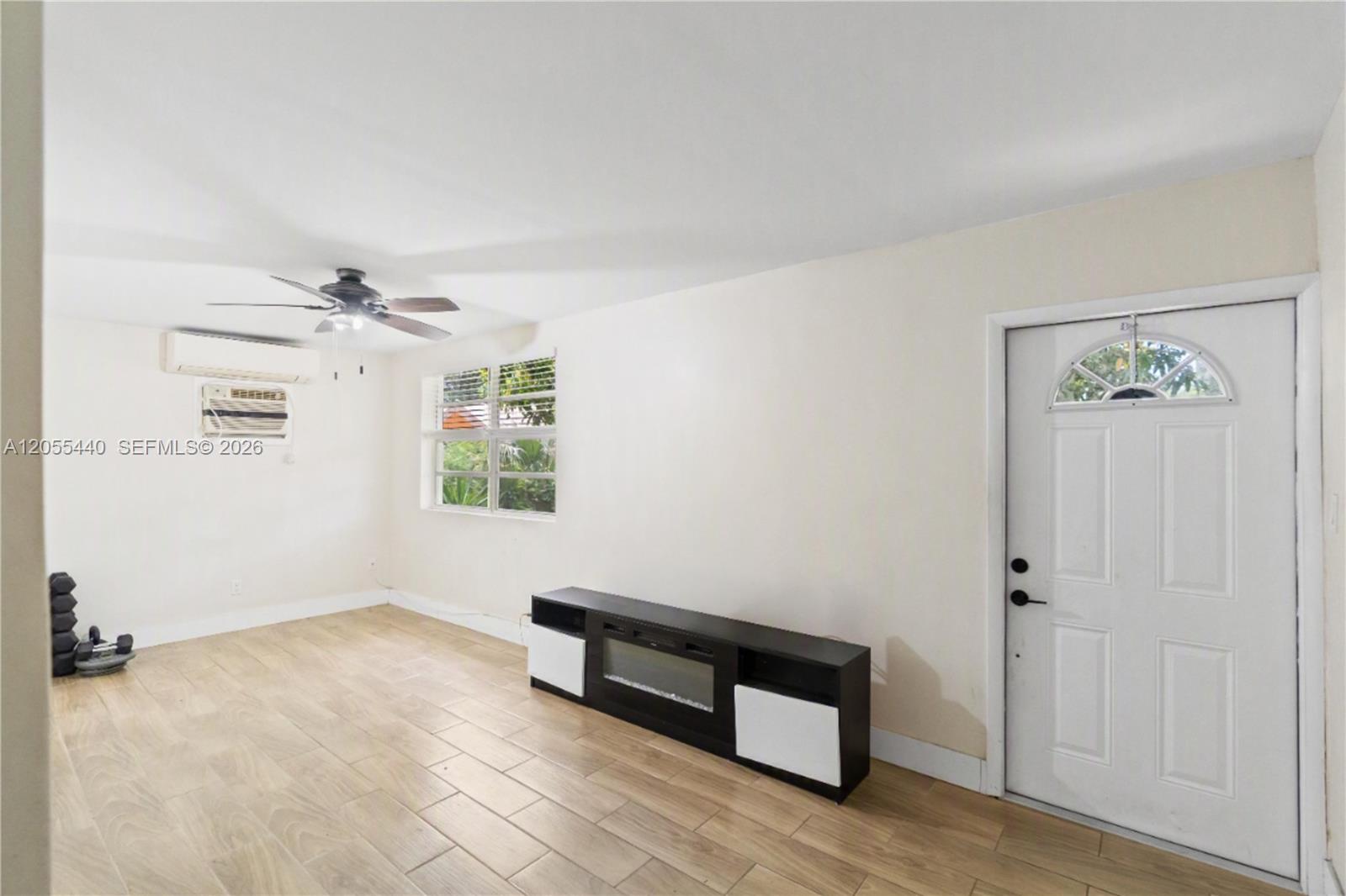 See details 6109 3 / 1 1016 sq. ft. $ 2026-10-06 0 Photo