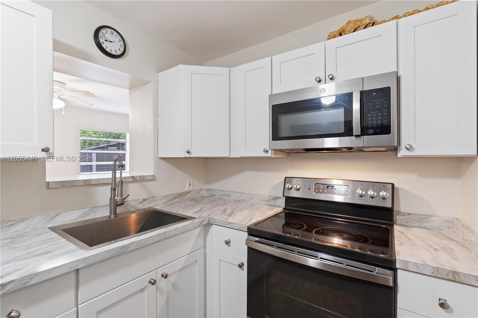 See details 6109 3 / 1 1016 sq. ft. $ 2026-10-06 0 Photo