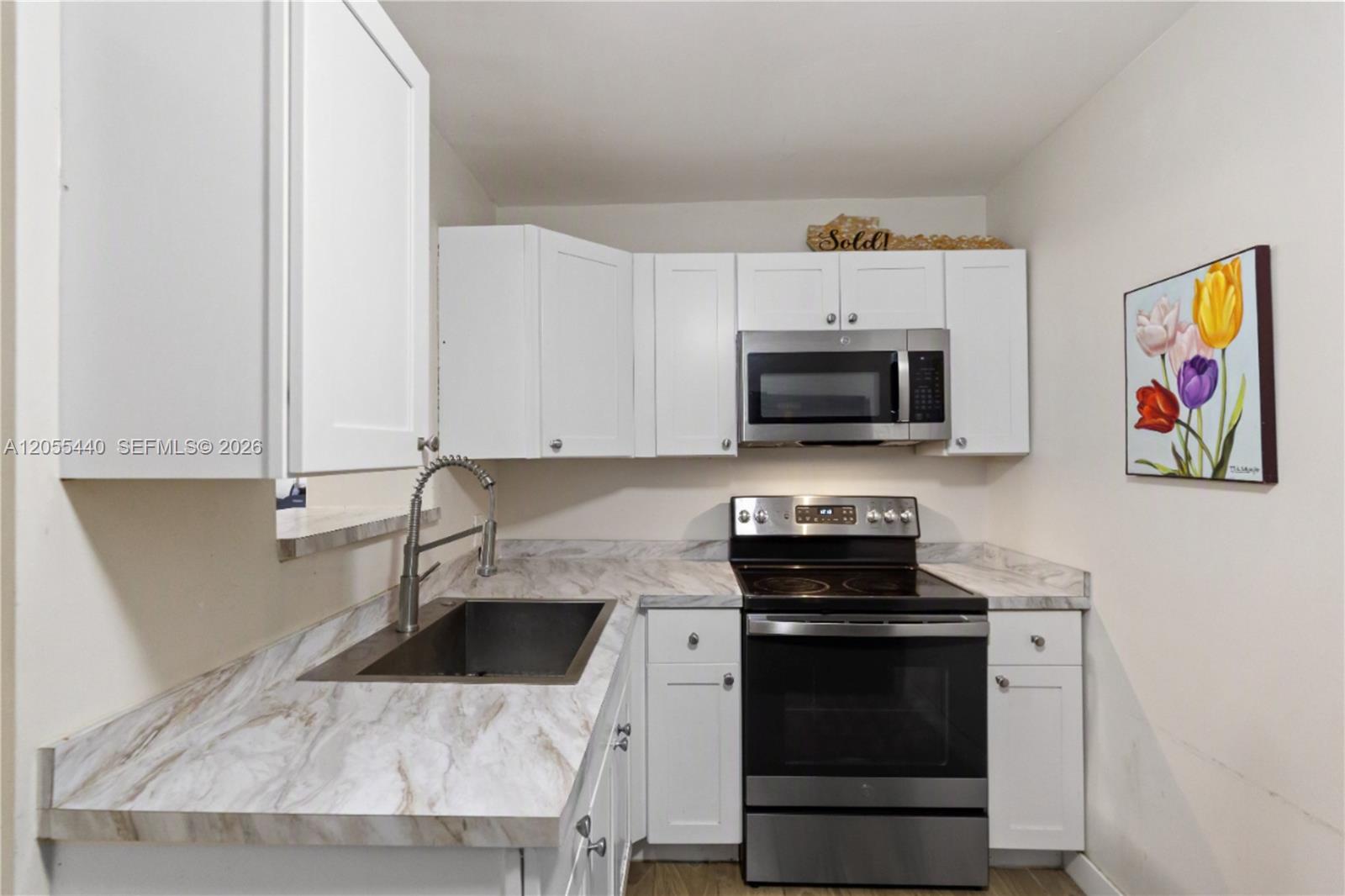 See details 6109 3 / 1 1016 sq. ft. $ 2026-10-06 0 Photo