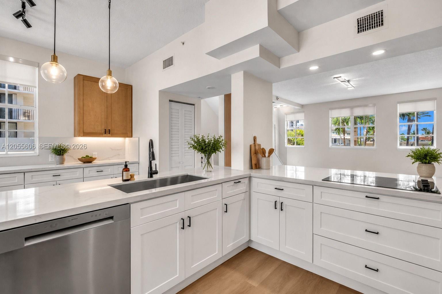 Photo of 2065 Ocean Dr #TH1, Hallandale Beach, Florida, 33009 - Staged decoration
