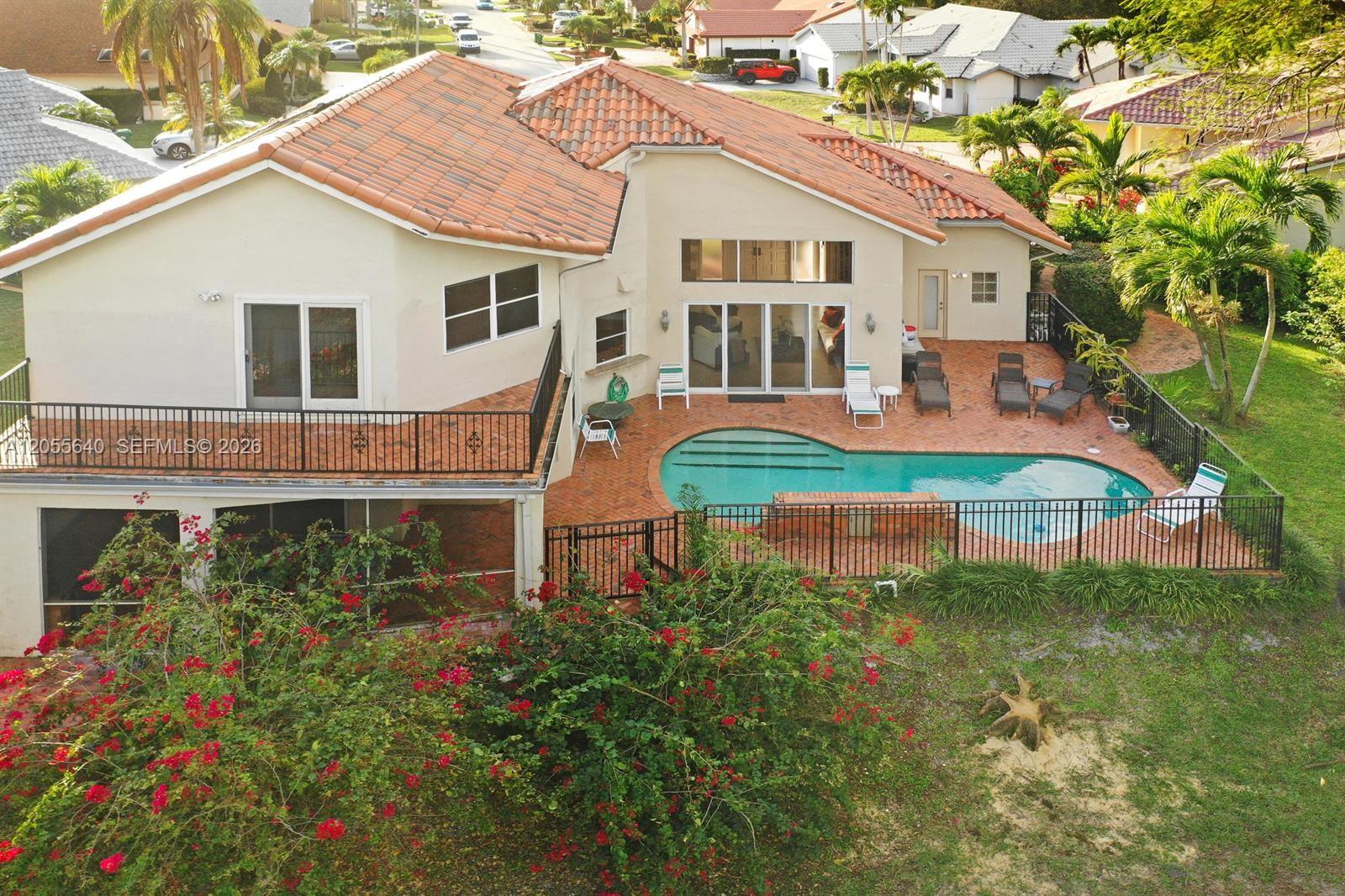 Ver detalles 7820 4 / 4 2878 sq. ft. $ 2026-07-17 0 foto