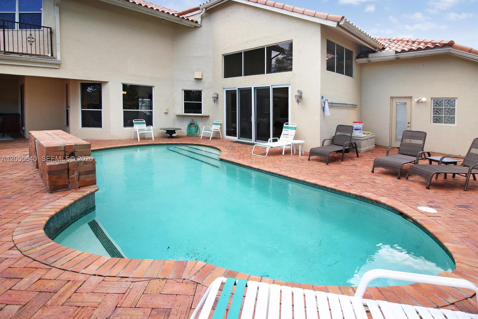 Ver detalles 7820 4 / 4 2878 sq. ft. $ 2026-07-17 0 foto