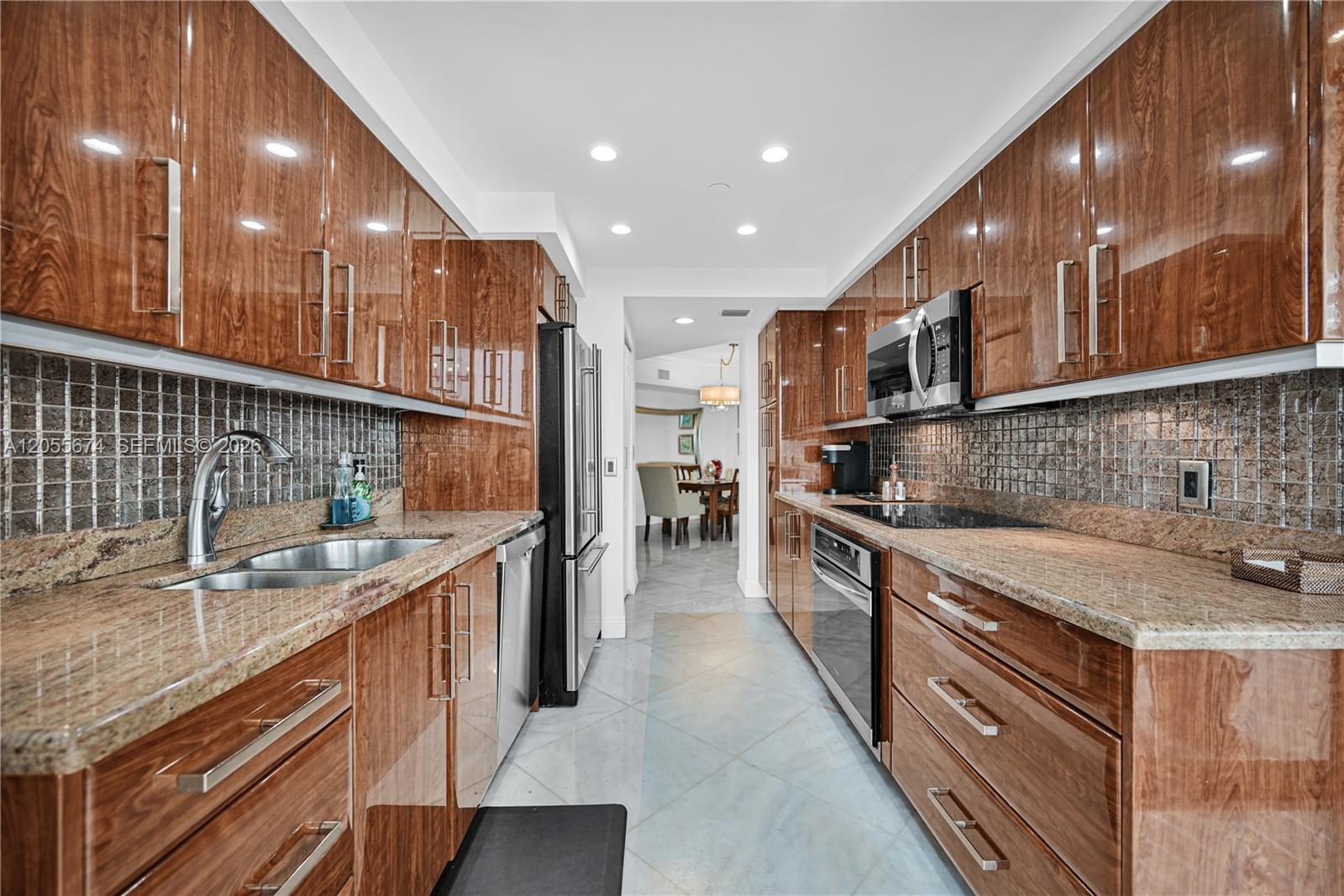 See details 505 2 / 2 1607 sq. ft. $ 2026-07-18 0 Photo