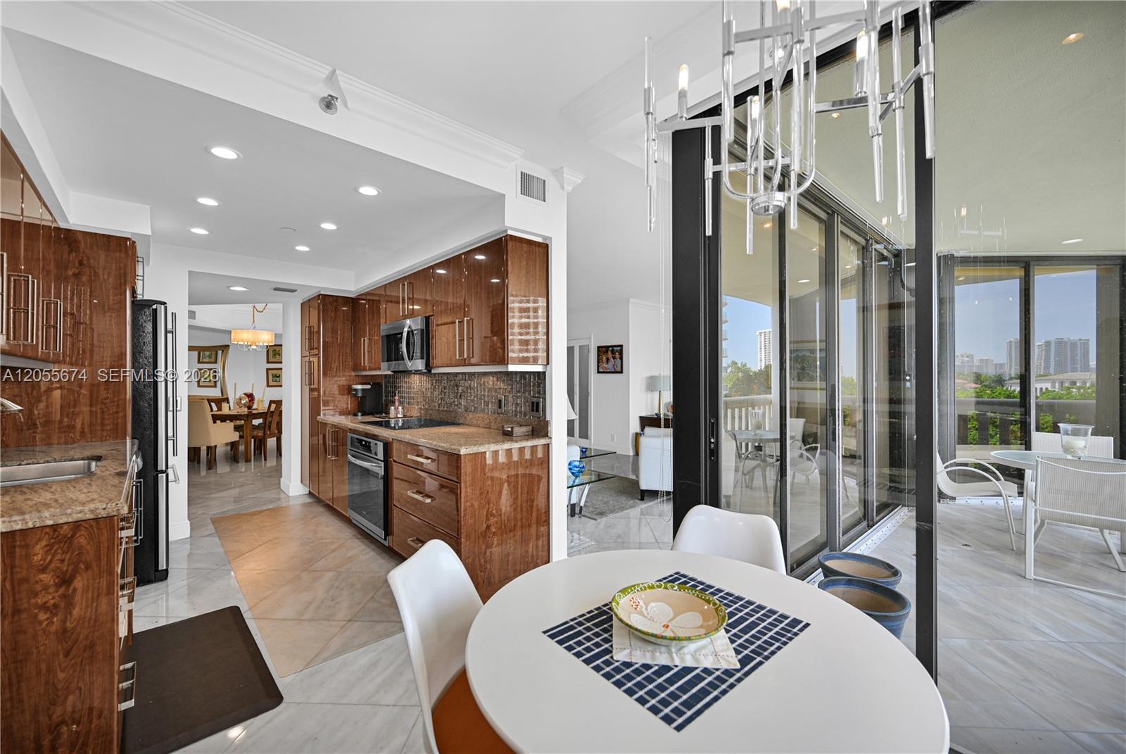 See details 505 2 / 2 1607 sq. ft. $ 2026-07-18 0 Photo