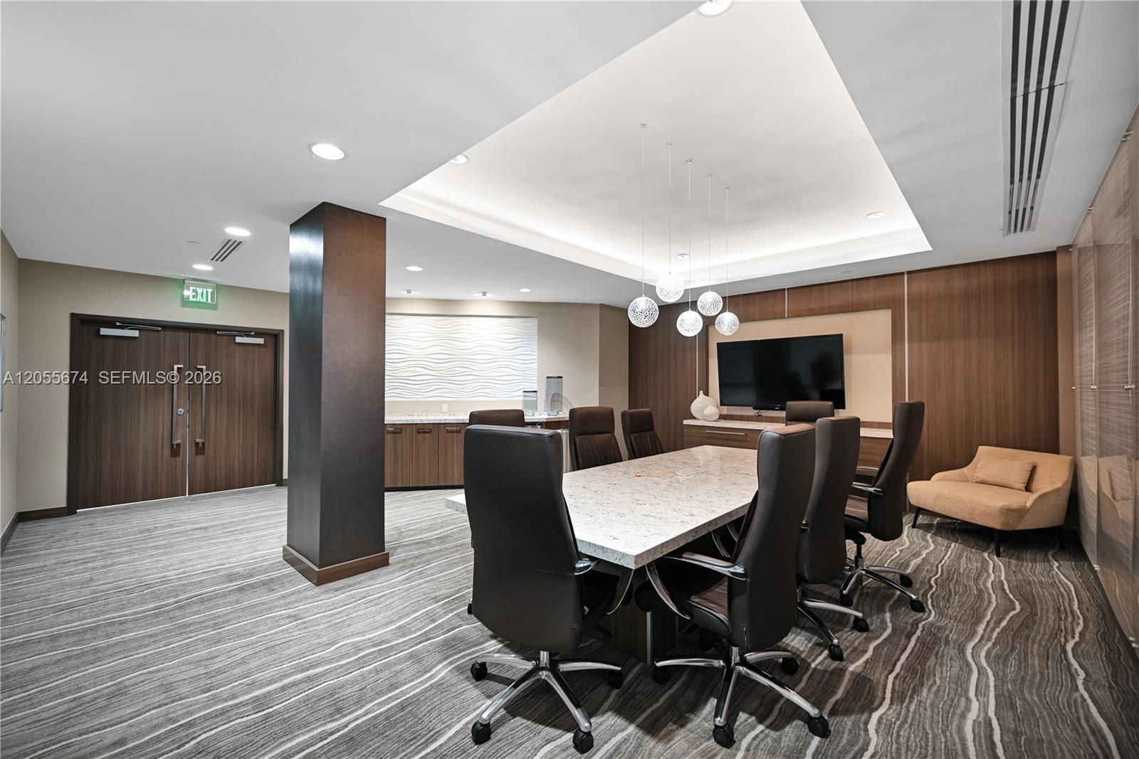 See details 505 2 / 2 1607 sq. ft. $ 2026-07-18 0 Photo