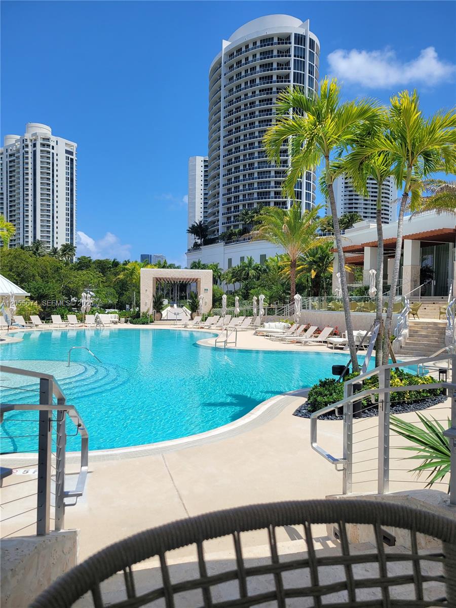 See details 505 2 / 2 1607 sq. ft. $ 2026-07-18 0 Photo
