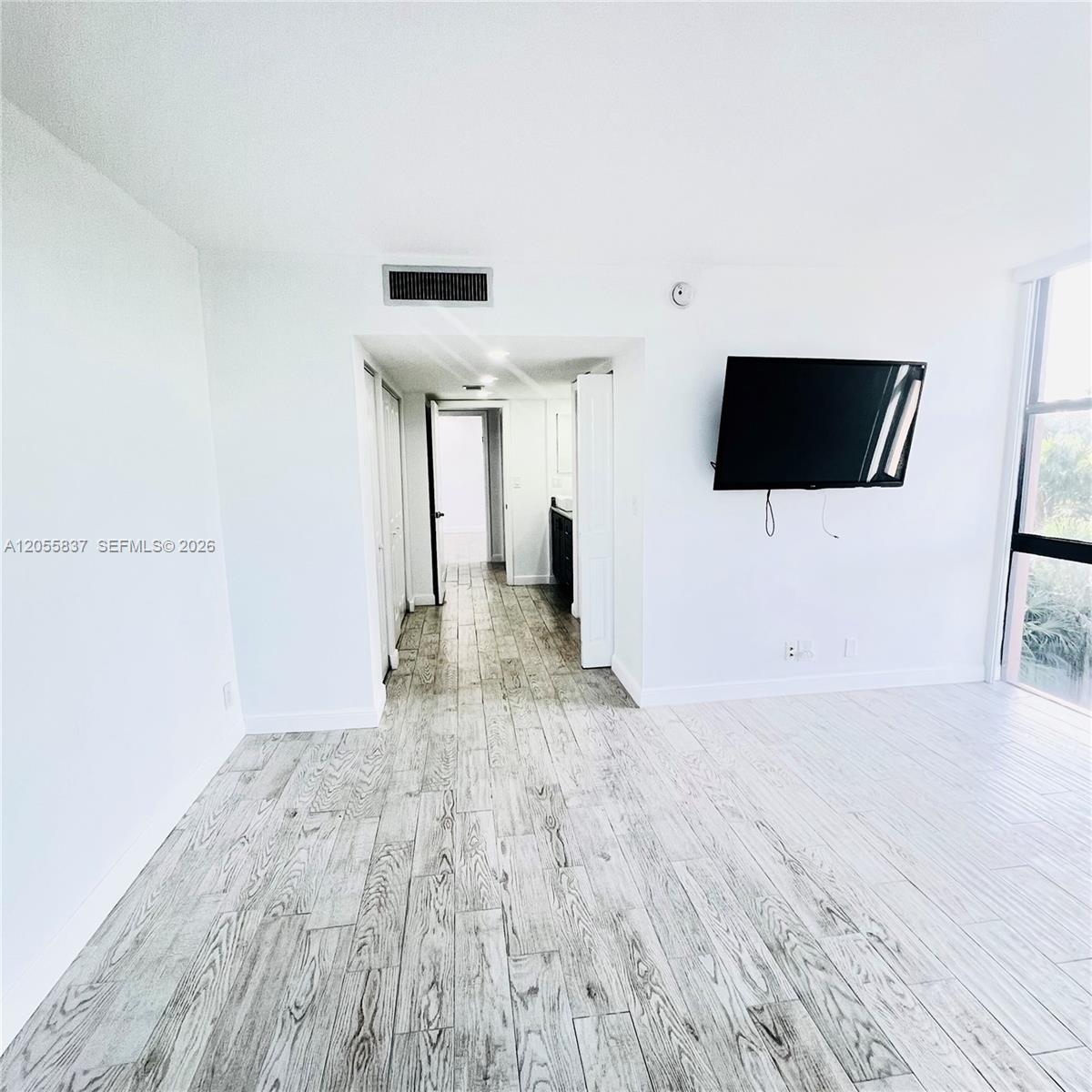 Photo of 20379 Country Club Dr #433, Aventura, Florida, 33180 - Master Bedroom