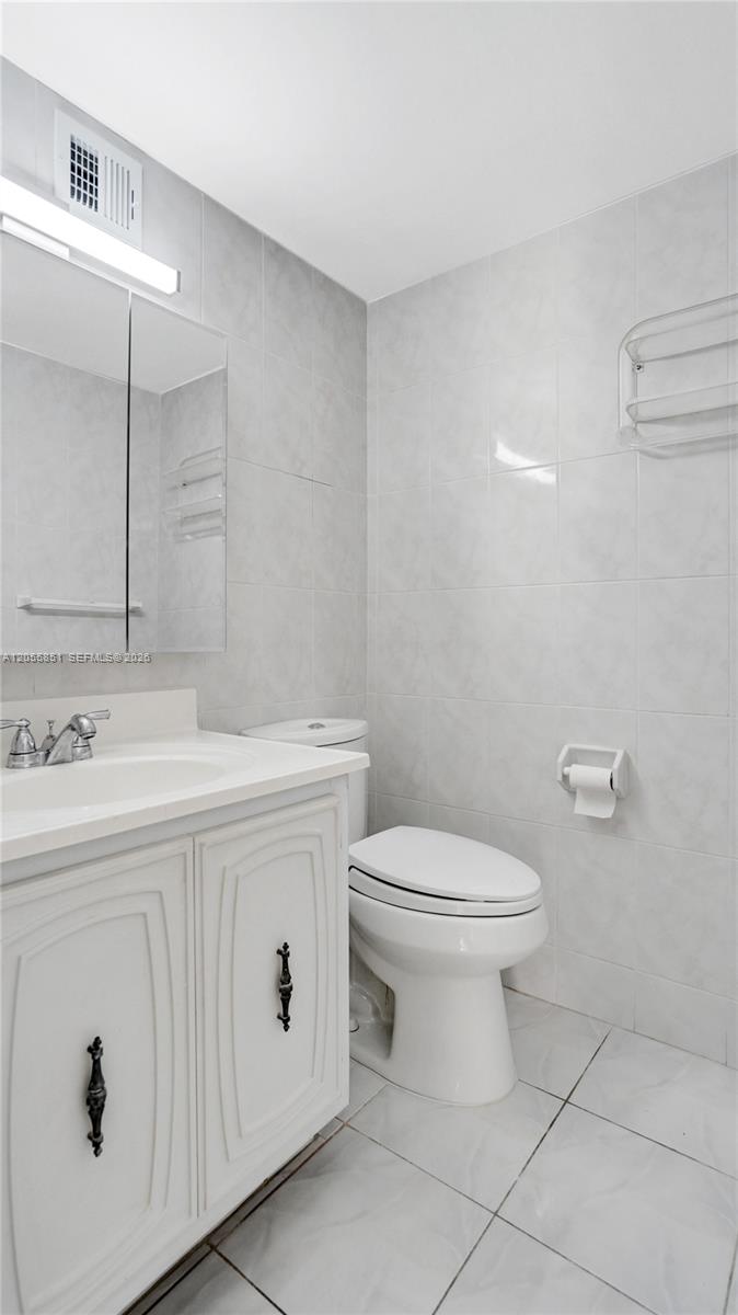 Photo of 2000 Atlantic Shores Blvd #207, Hallandale Beach, Florida, 33009 -
