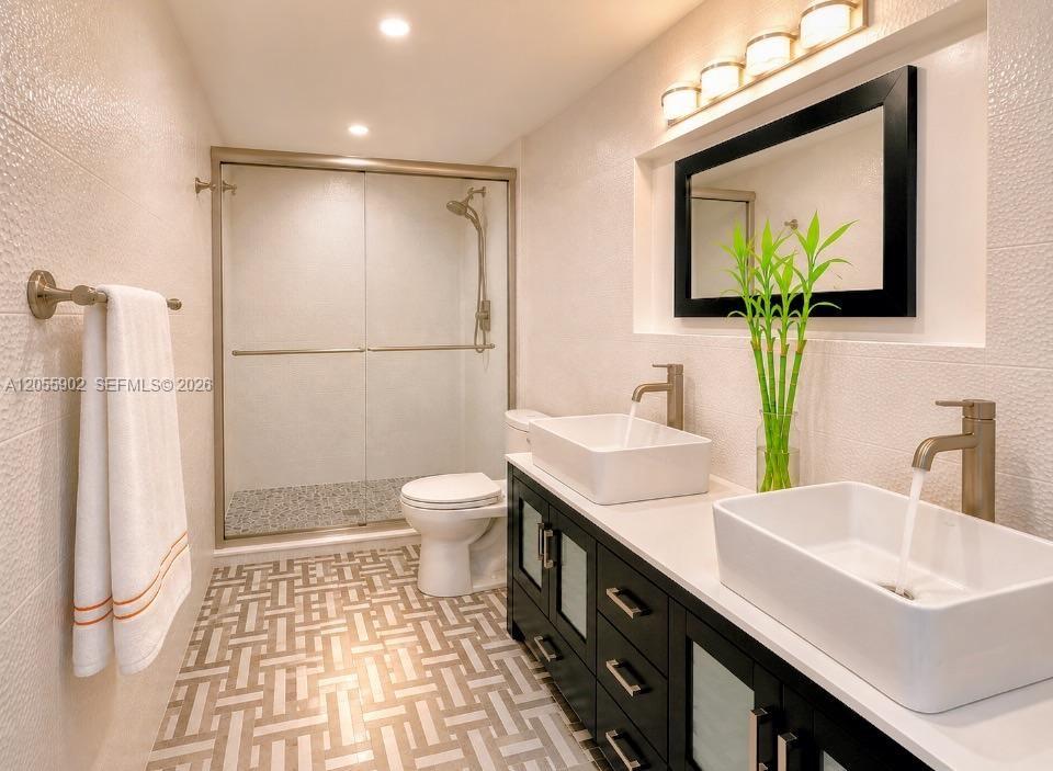 Photo of 2030 Ocean Dr  #506, Hallandale Beach, Florida, 33009 - SECOND BATHROOM