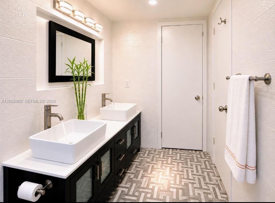 Photo of 2030 Ocean Dr  #506, Hallandale Beach, Florida, 33009 - SECOND BATHROOM