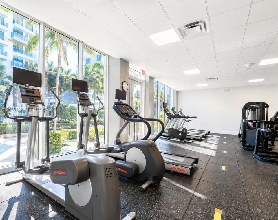 Photo of 2030 Ocean Dr #506, Hallandale Beach, Florida, 33009 - BRIGHT AND SUNNY GYM