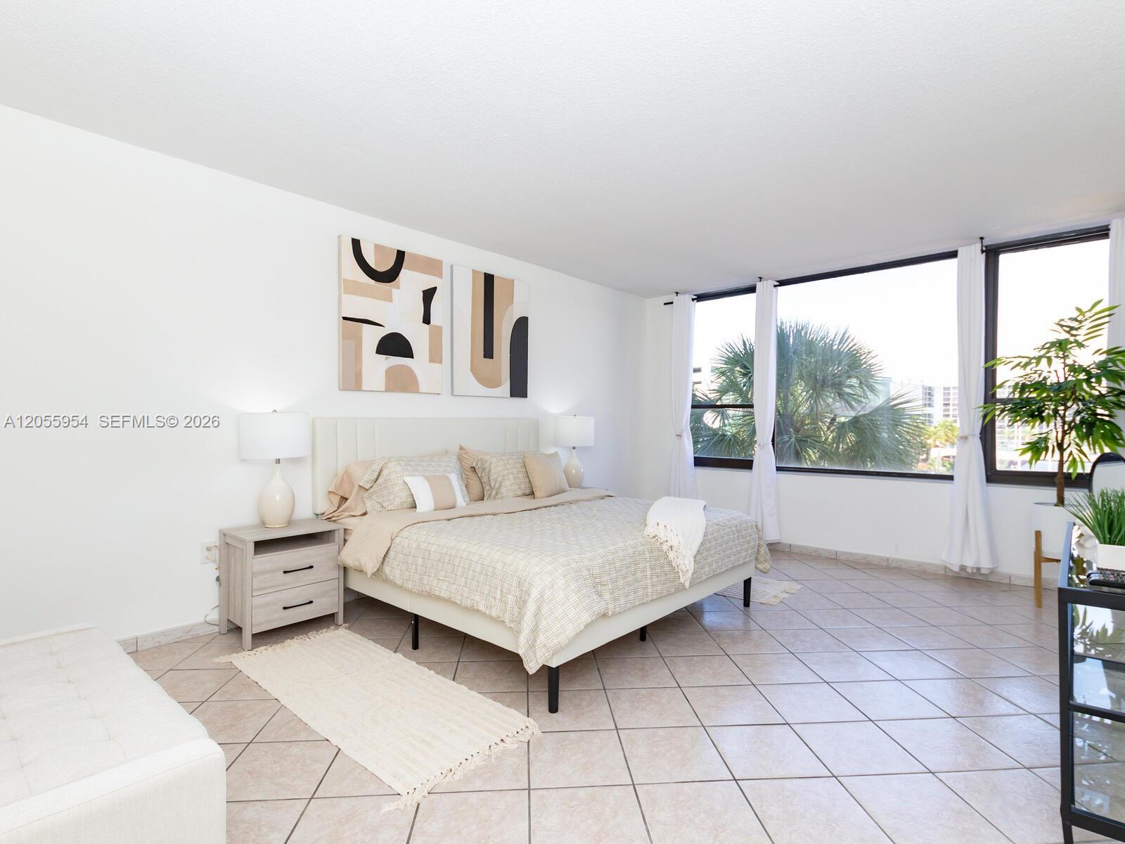 Photo of 3505 Ocean Dr  #305, Hollywood, Florida, 33019 - 
