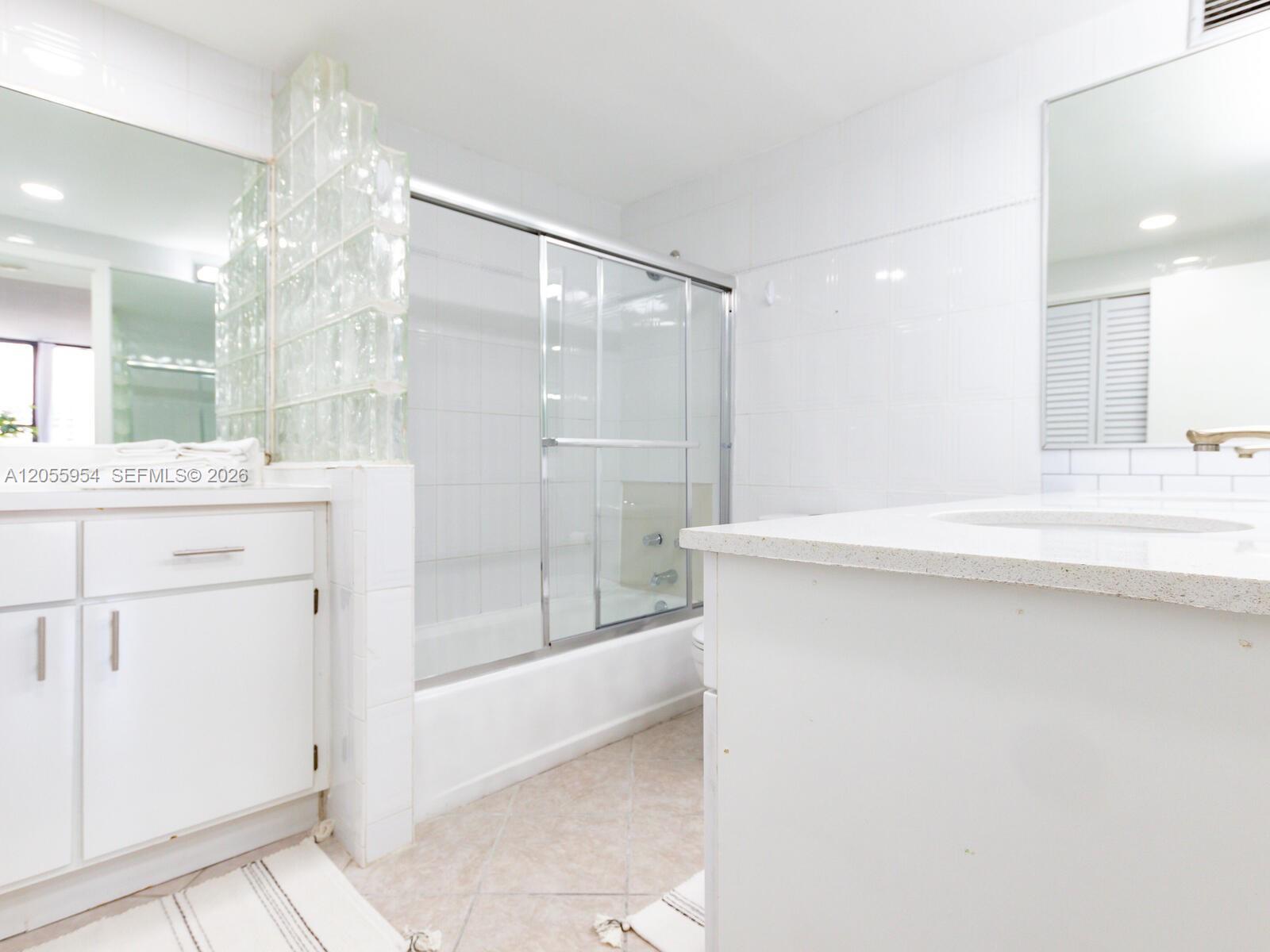 Photo of 3505 Ocean Dr  #305, Hollywood, Florida, 33019 - 