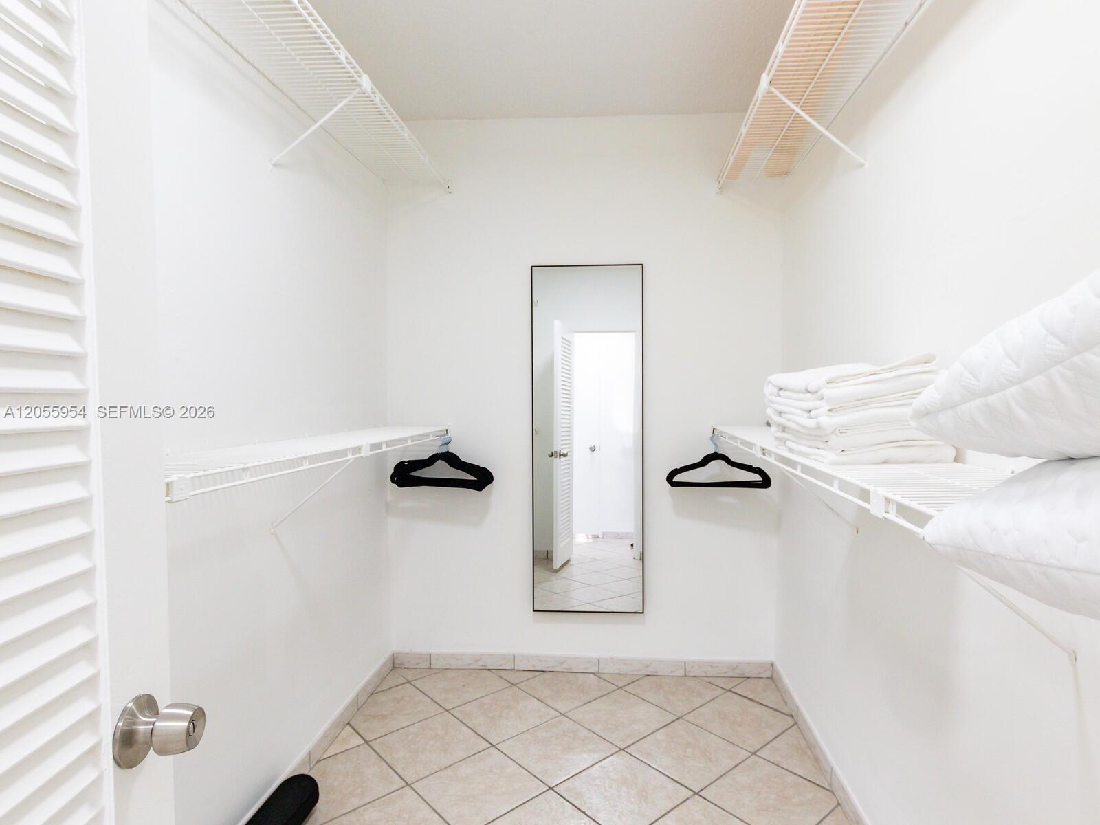 Photo of 3505 Ocean Dr  #305, Hollywood, Florida, 33019 - 