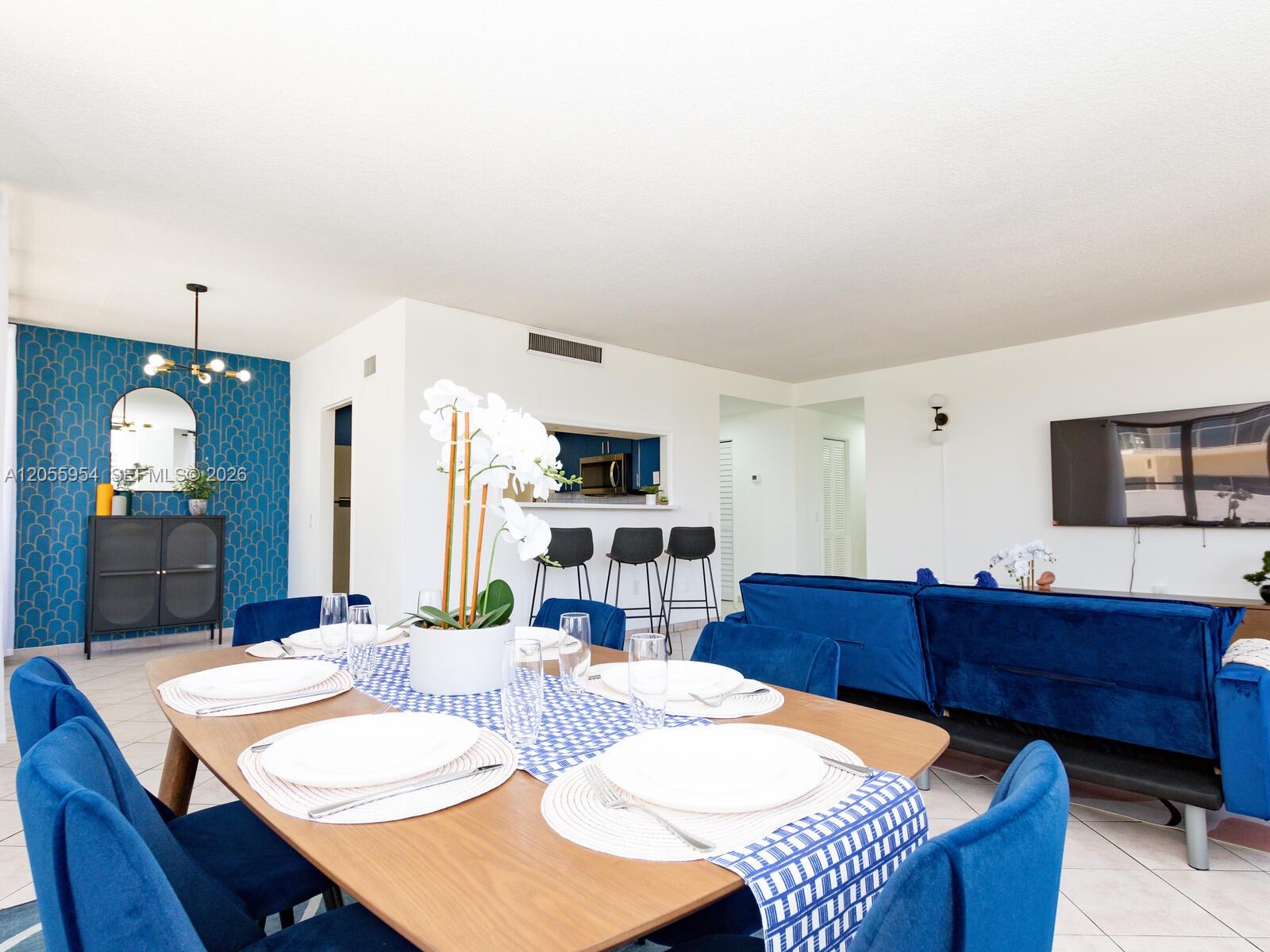 Photo of 3505 Ocean Dr  #305, Hollywood, Florida, 33019 - 