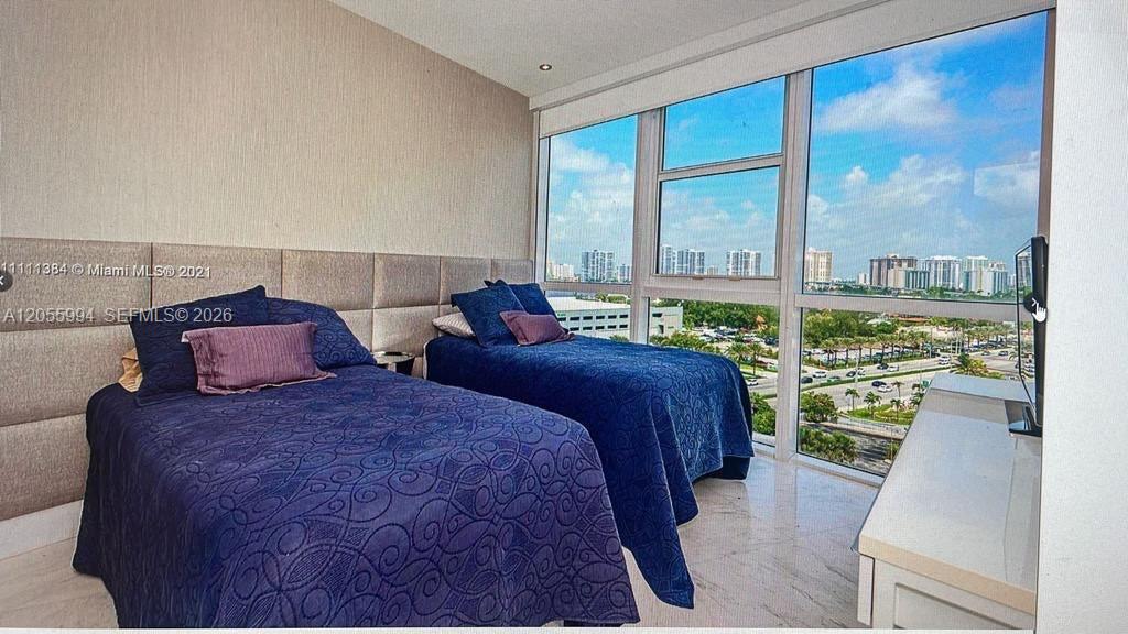 See details 1101 2 / 3 1649 sq. ft. $ 2026-07-18 0 Photo