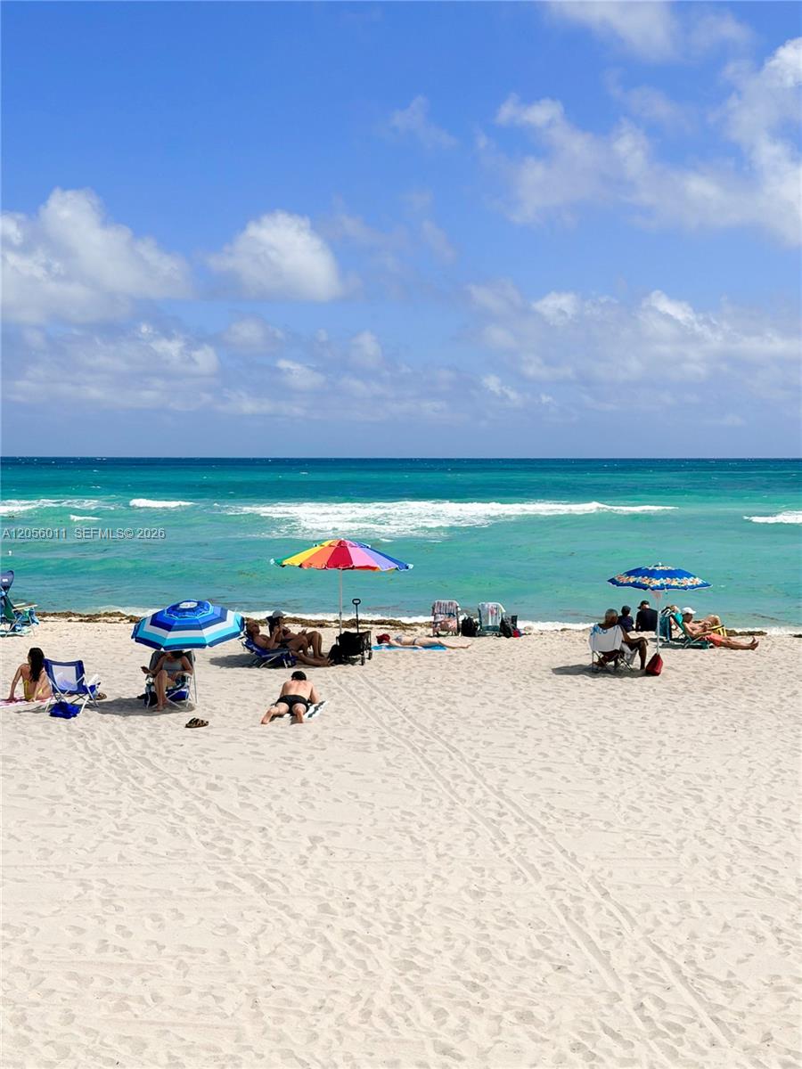 Photo of 3725 Ocean Dr  #521, Hollywood, Florida, 33019 - 