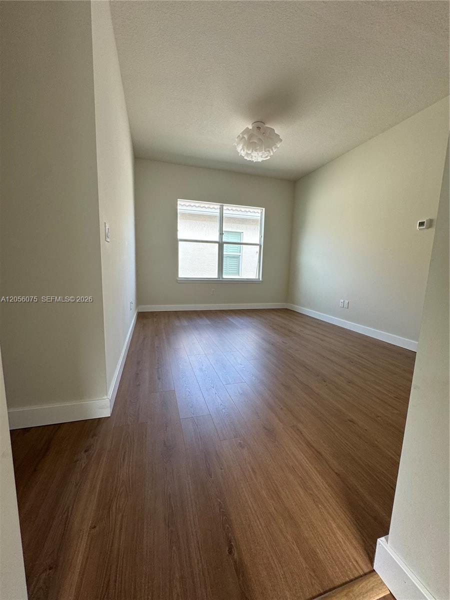 4729 3 / 3 2183 sq. ft. $ 2026-07-26 0 foto