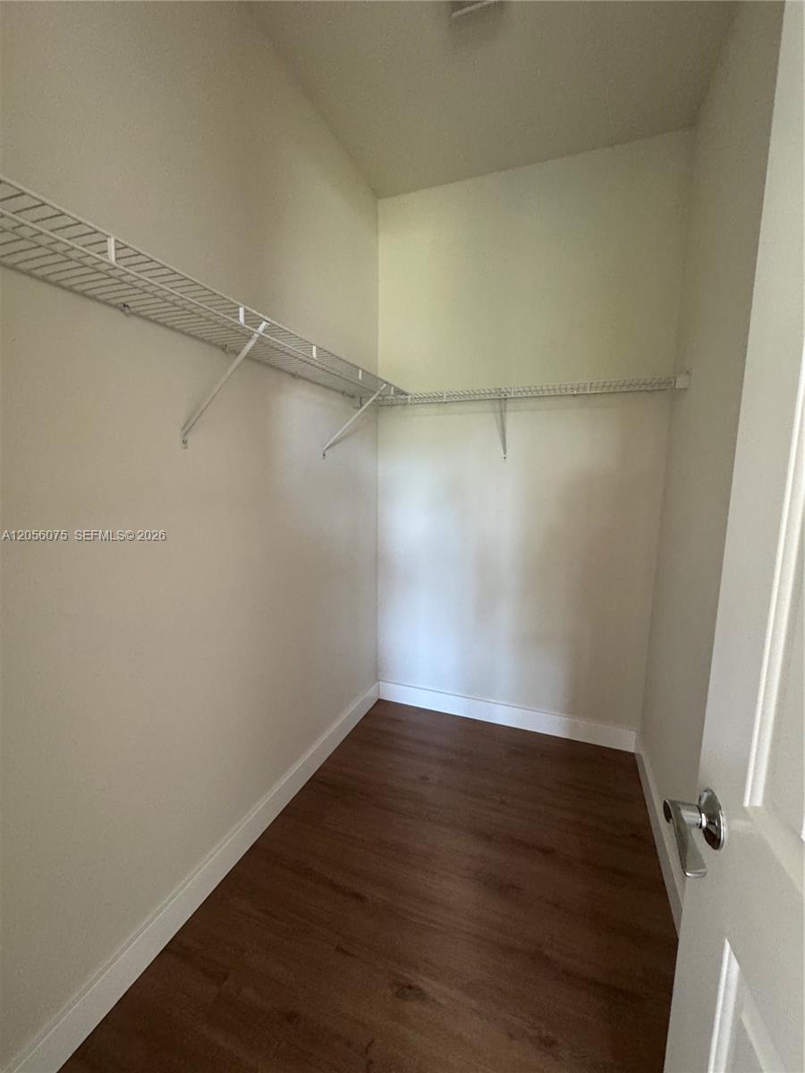 4729 3 / 3 2183 sq. ft. $ 2026-07-26 0 foto