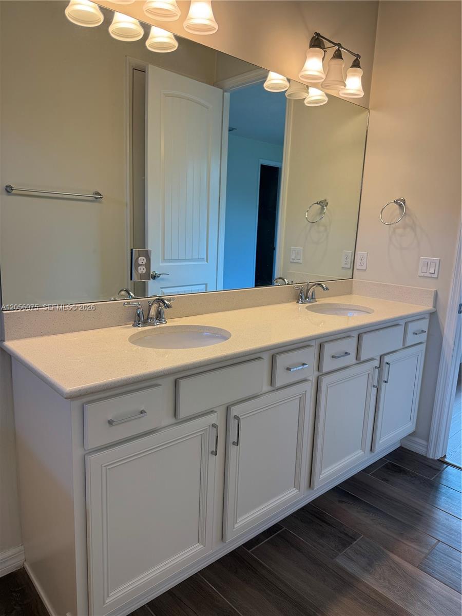4729 3 / 3 2183 sq. ft. $ 2026-07-26 0 foto