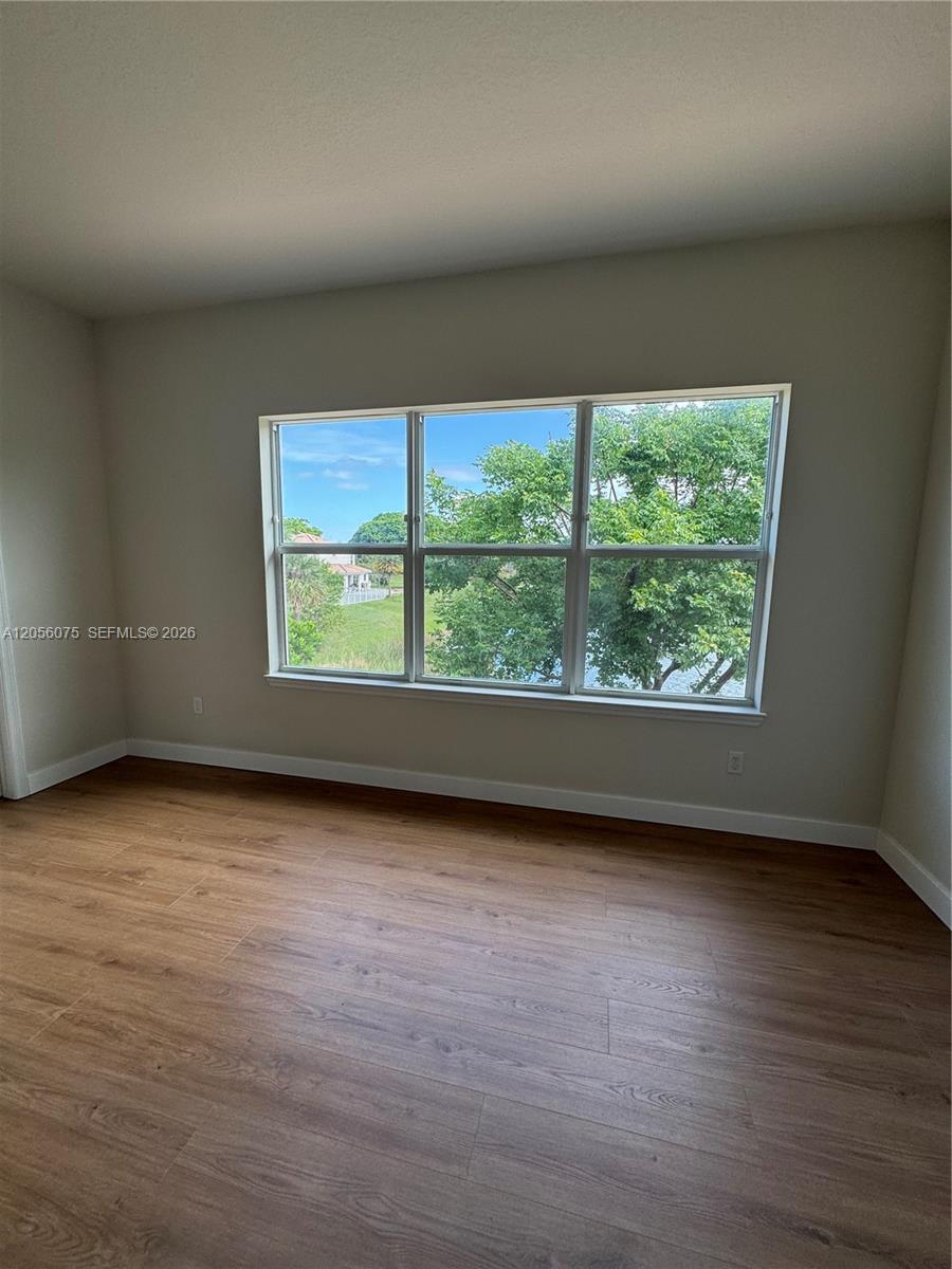4729 3 / 3 2183 sq. ft. $ 2026-07-26 0 foto