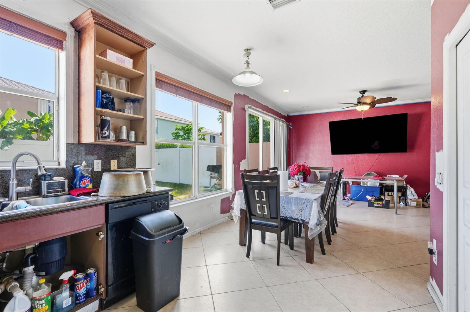 Ver detalles 11431 5 / 3 2677 sq. ft. $ 2026-07-19 0 foto