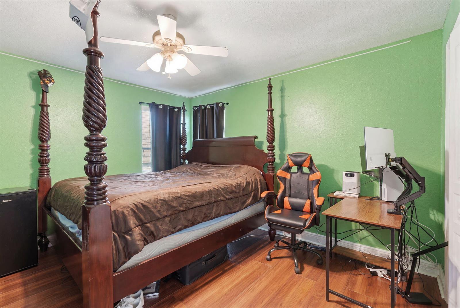 Ver detalles 11431 5 / 3 2677 sq. ft. $ 2026-07-19 0 foto