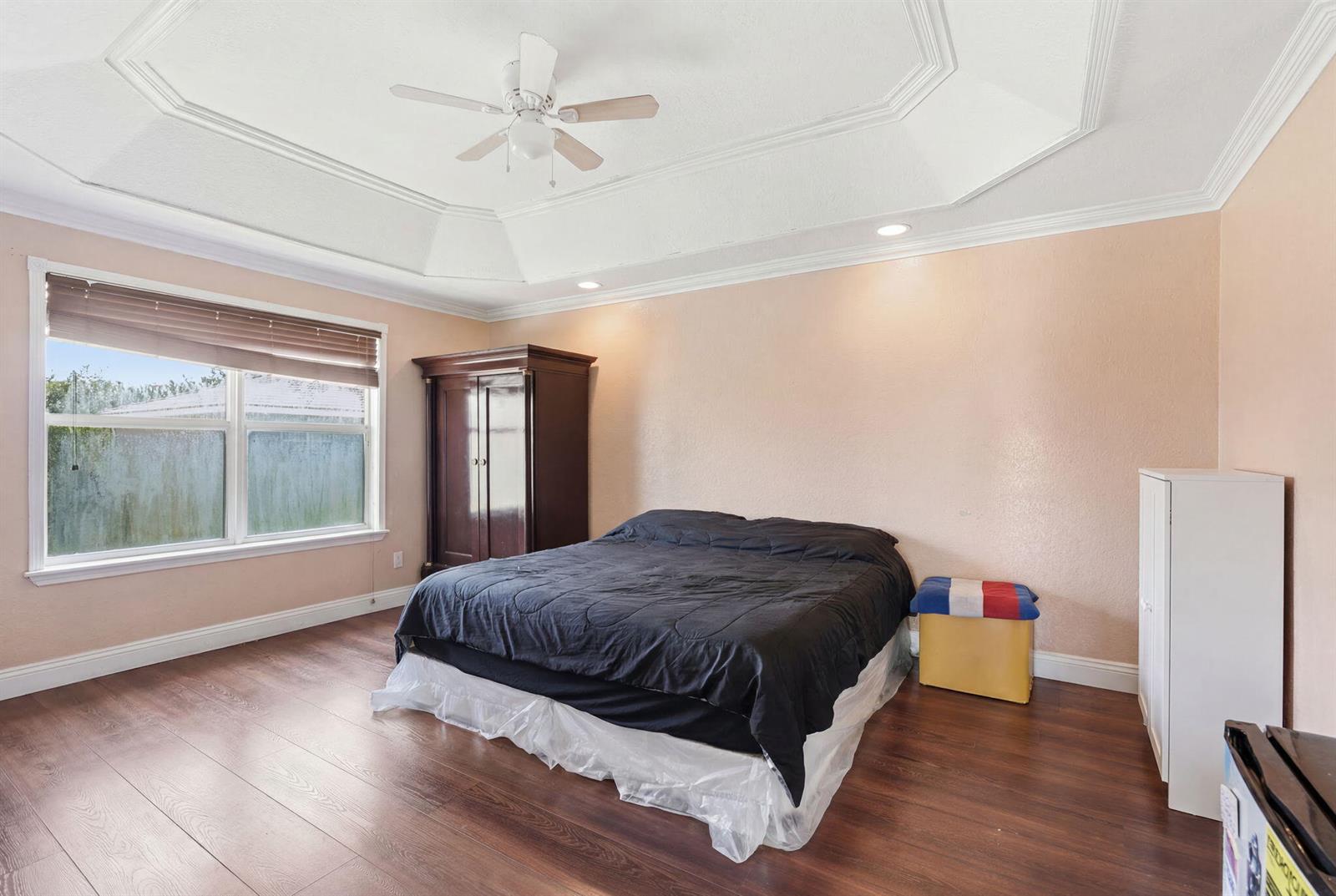 Ver detalles 11431 5 / 3 2677 sq. ft. $ 2026-07-19 0 foto
