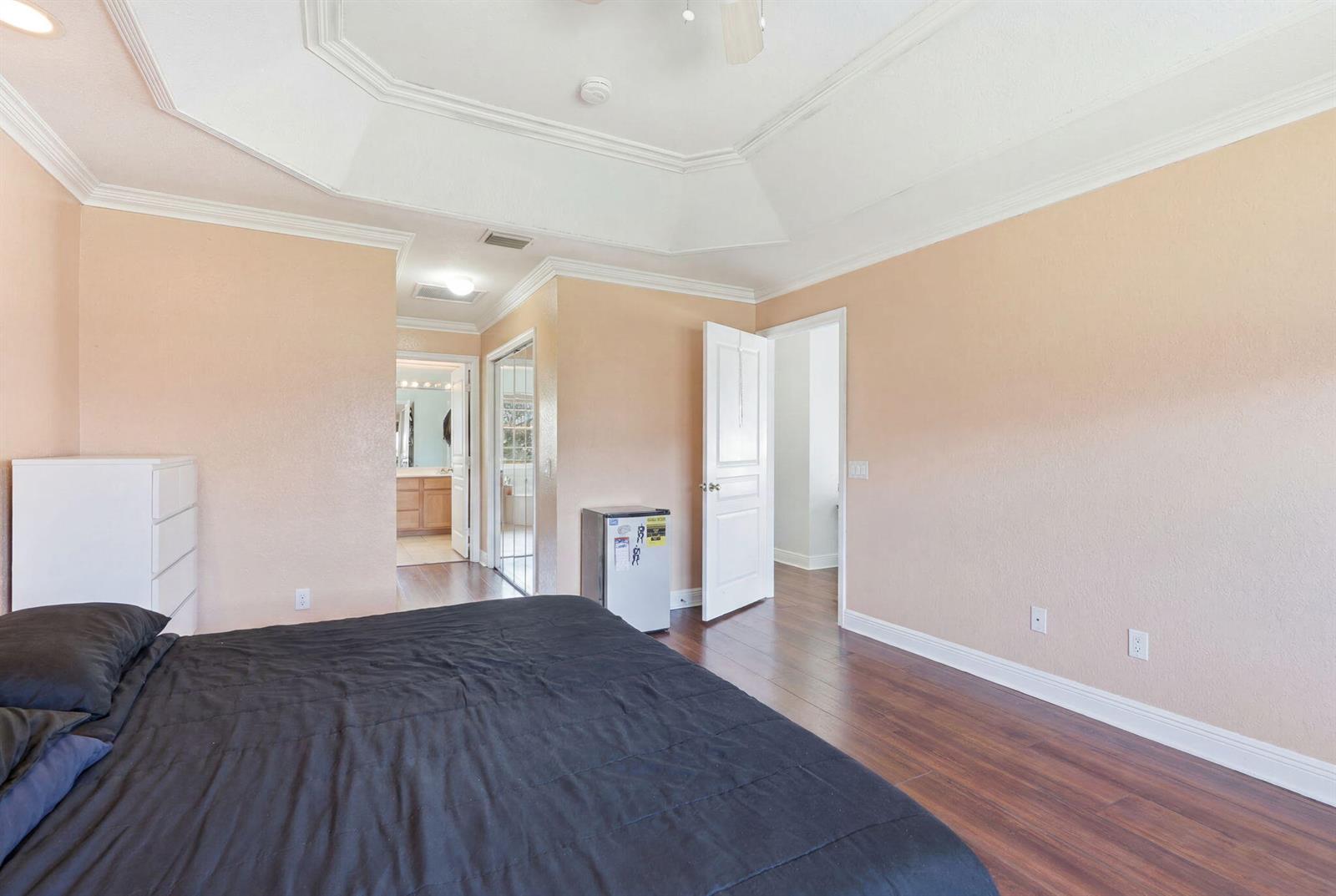 Ver detalles 11431 5 / 3 2677 sq. ft. $ 2026-07-19 0 foto