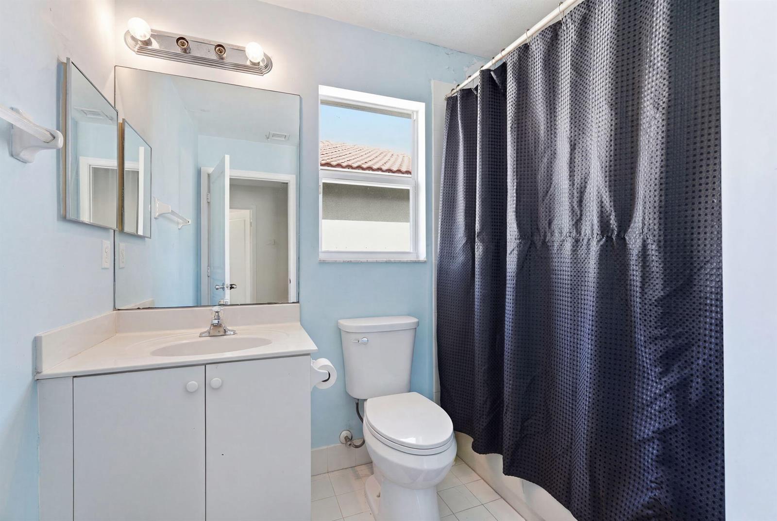 Ver detalles 11431 5 / 3 2677 sq. ft. $ 2026-07-19 0 foto