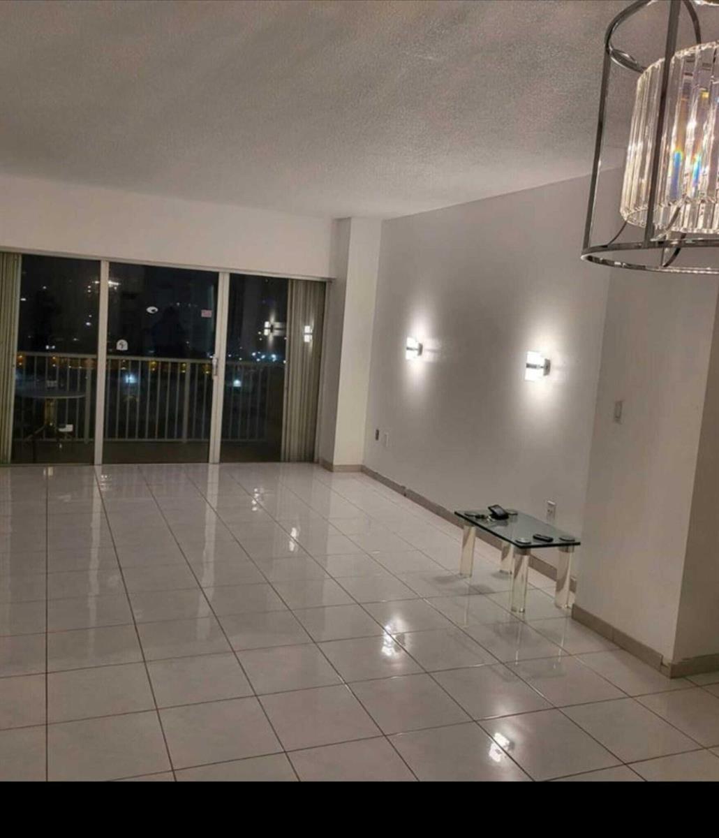 Ver detalles 9Q 1 / 1 798 sq. ft. $ 2026-07-20 0 foto