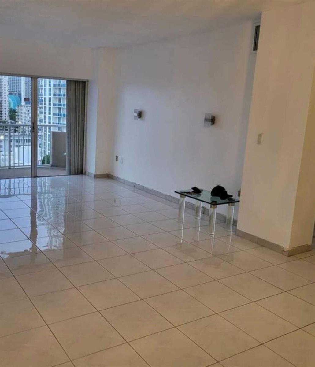 Ver detalles 9Q 1 / 1 798 sq. ft. $ 2026-07-20 0 foto