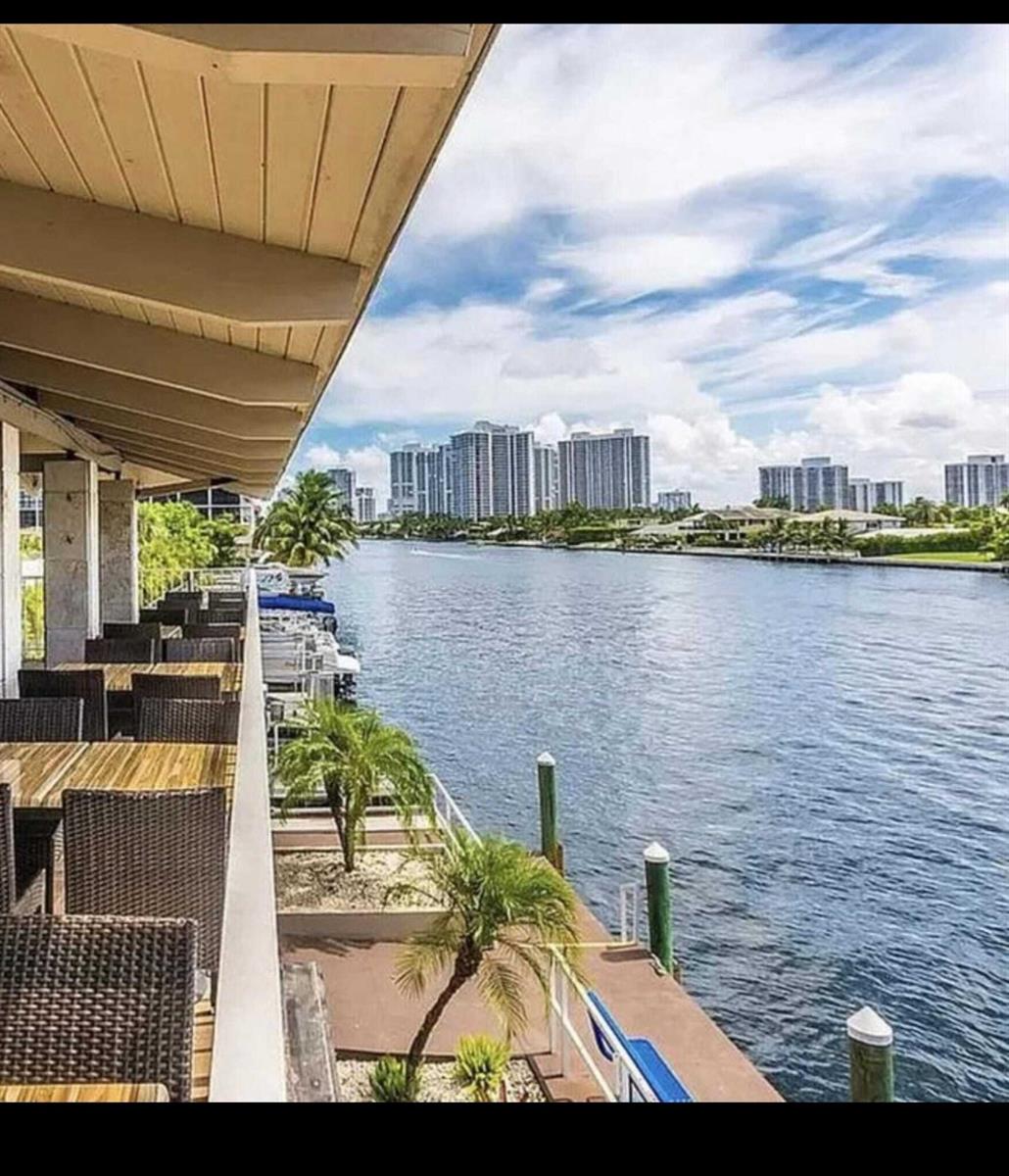 Ver detalles 9Q 1 / 1 798 sq. ft. $ 2026-07-20 0 foto