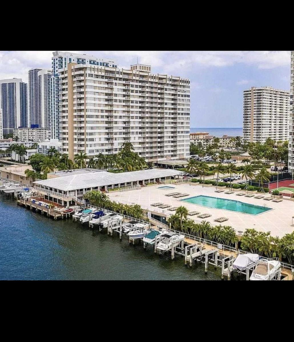 See details 9q 1 / 1 798 sq. ft. $ 2026-07-20 0 Photo