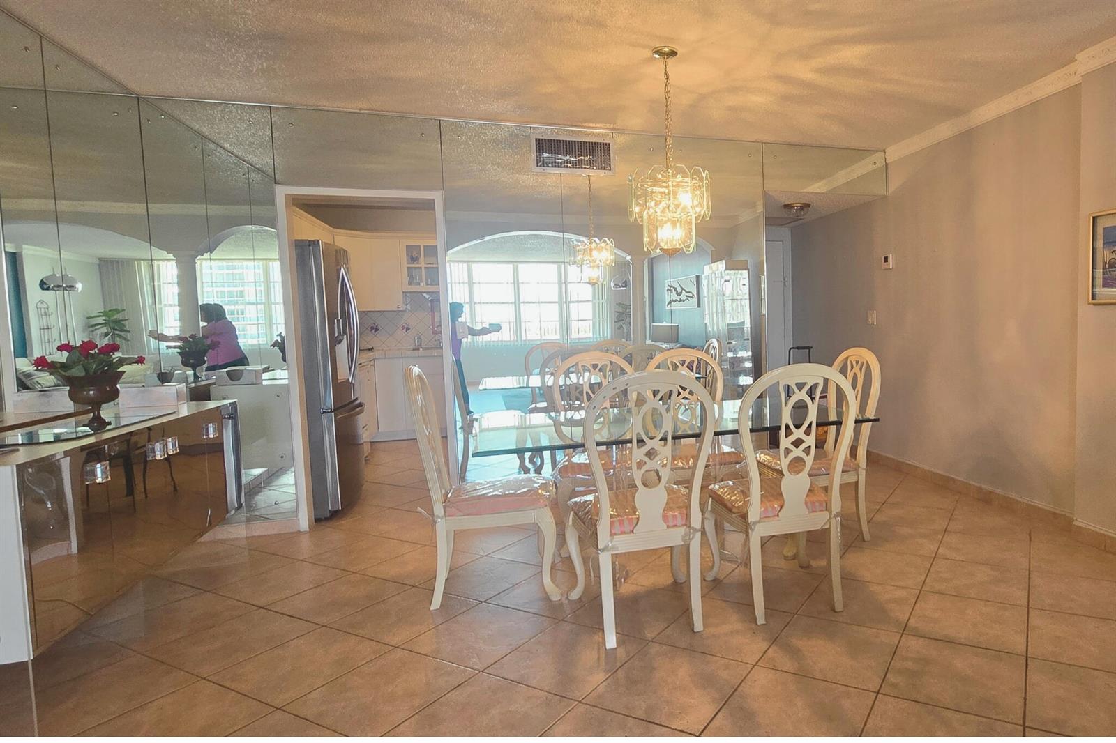 Photo of 3725 Ocean  #727, Hollywood, Florida, 33019 - Dining Area