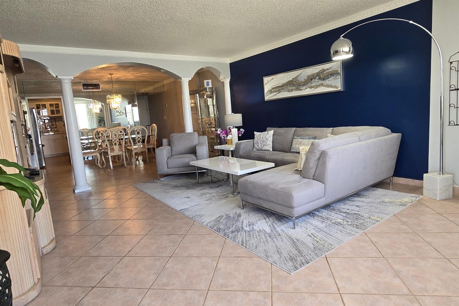 Photo of 3725 Ocean  #727, Hollywood, Florida, 33019 - Living Room