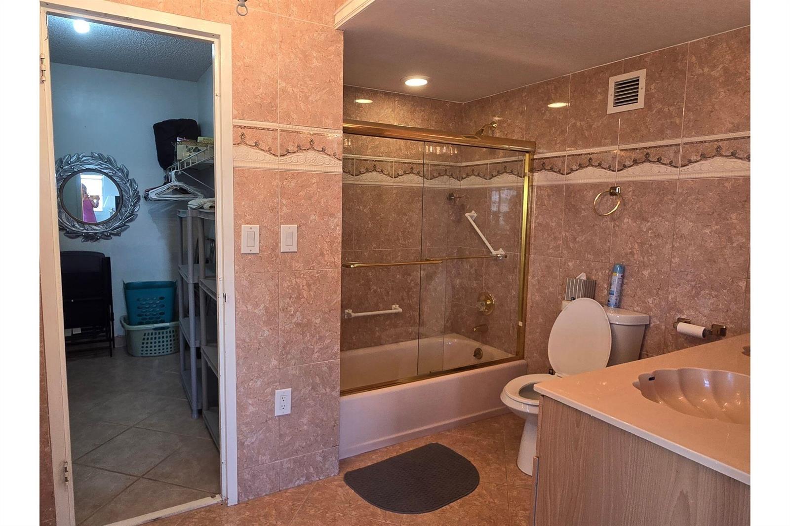 Photo of 3725 Ocean  #727, Hollywood, Florida, 33019 - Primary Bath