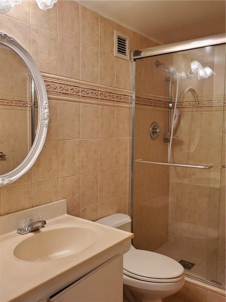 Photo of 3725 Ocean  #727, Hollywood, Florida, 33019 - Second Bath
