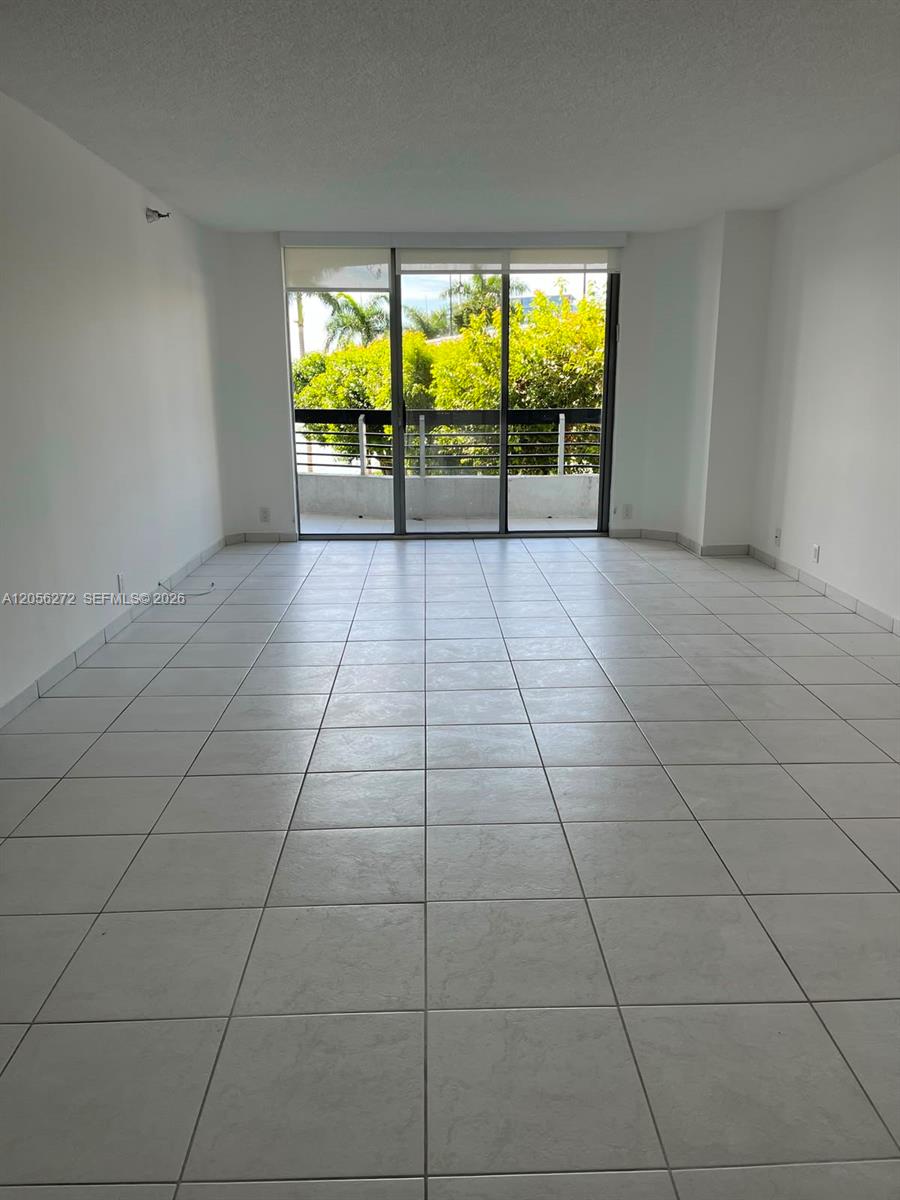 Photo of 19101 36th Ct  #304, Aventura, Florida, 33180 - Living Room