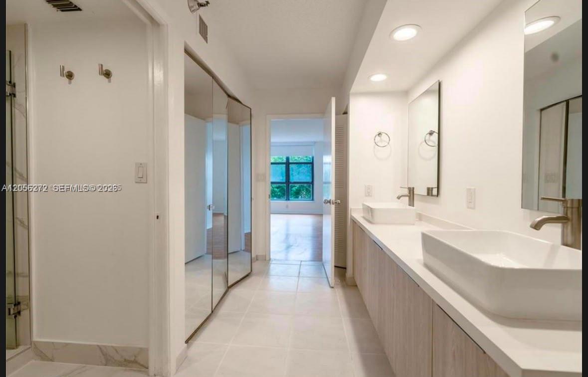 Photo of 19101 36th Ct  #304, Aventura, Florida, 33180 - Master Bathroom