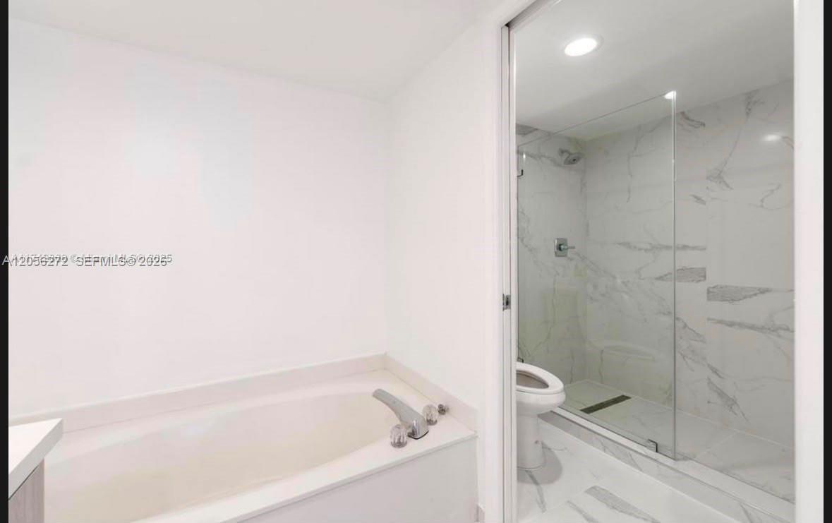 Photo of 19101 36th Ct  #304, Aventura, Florida, 33180 - Master Bathroom