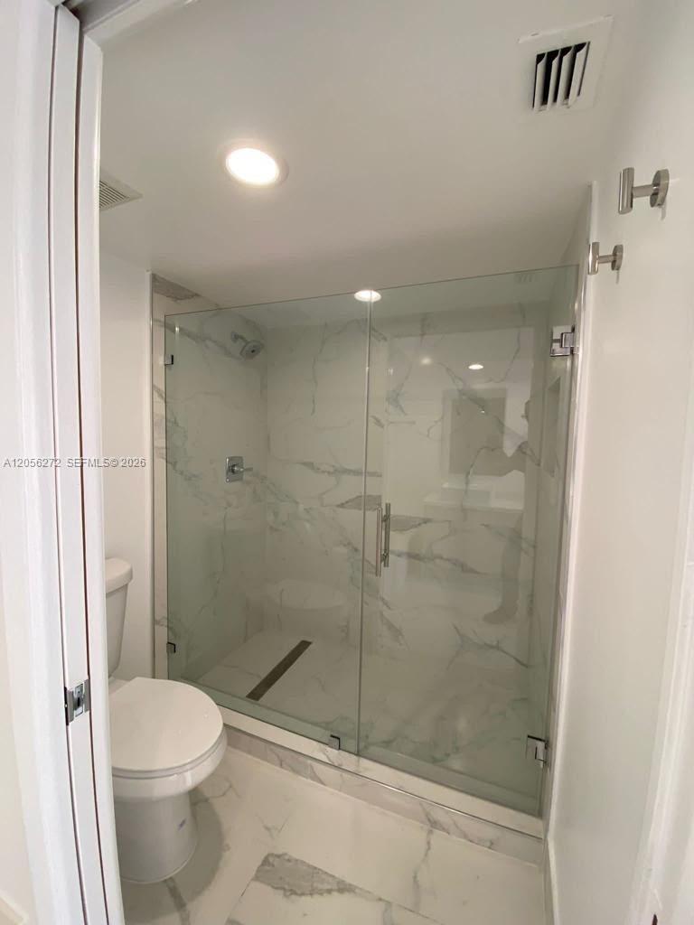 Photo of 19101 36th Ct  #304, Aventura, Florida, 33180 - Master Bathroom